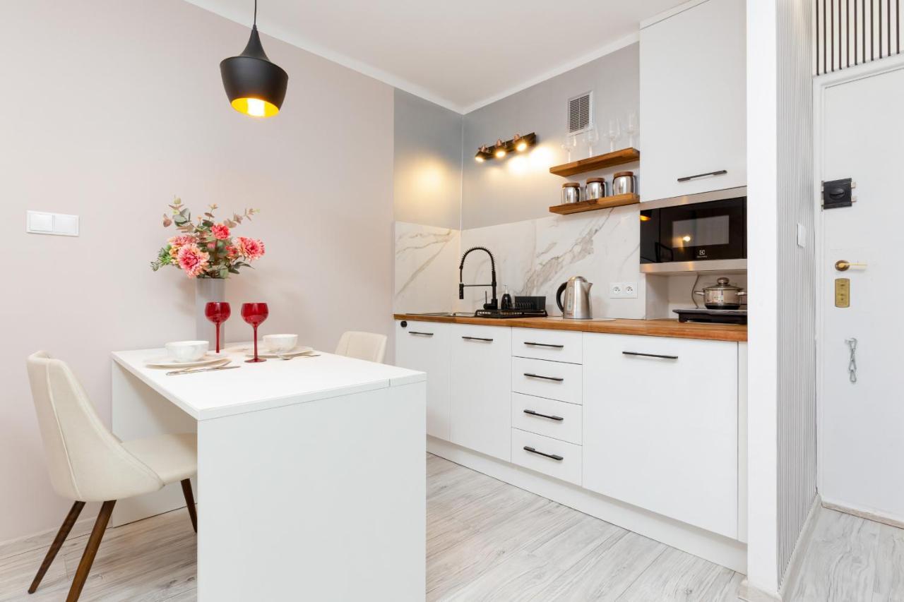 Fabulous By Renters Apartment